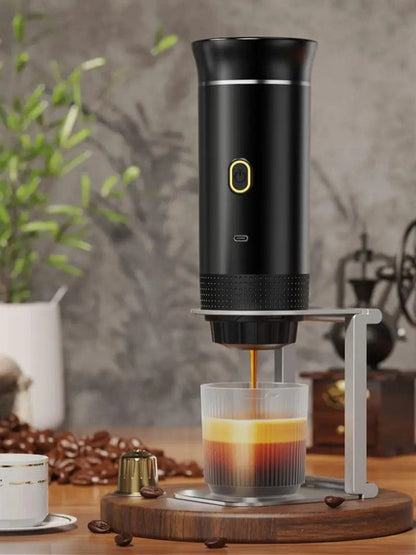 Portable Coffe maker in use